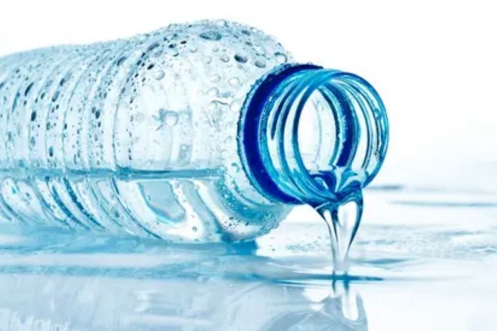 مضرات استفاده از بطری آب معدنی
