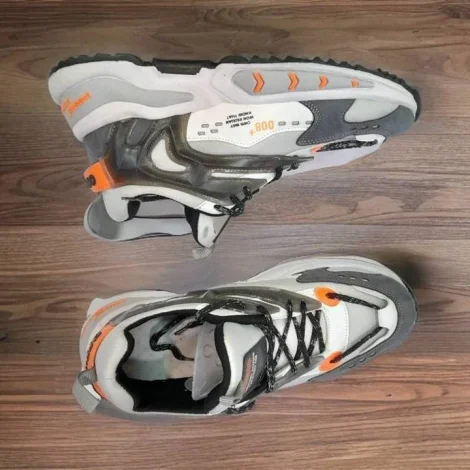 What are the characteristics of basketball shoes?