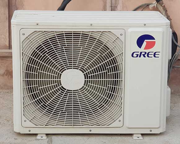 How to service the air conditioner