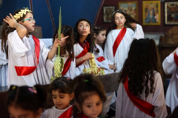رژیم صهیونیستی هزاران مسیحی را از ورود به شهر قدس در عید «یکشنبه نخل» محروم کرد