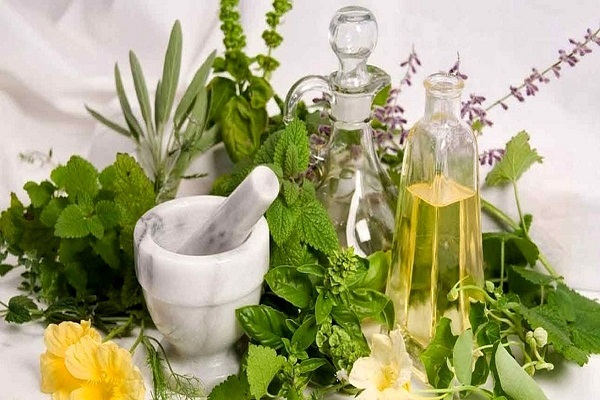 خشکی دهان، التهاب لثه، زخم دهان را با این گیاهان درمان کنید